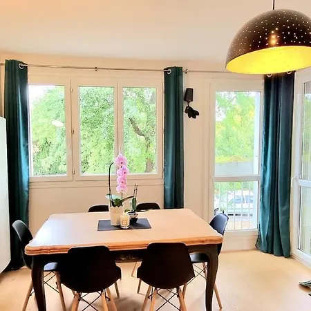 Grand T2 Tout Equipe - Parking - Balcon - Calme Daire